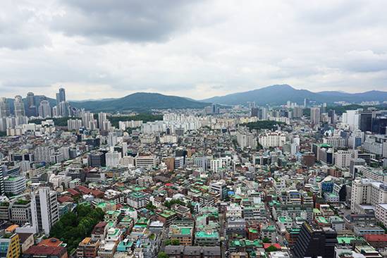 서울 강남구 역삼동 포스코P&S타워 옥상에서 남쪽 방향으로 내려다본 전경. /김수현 기자
