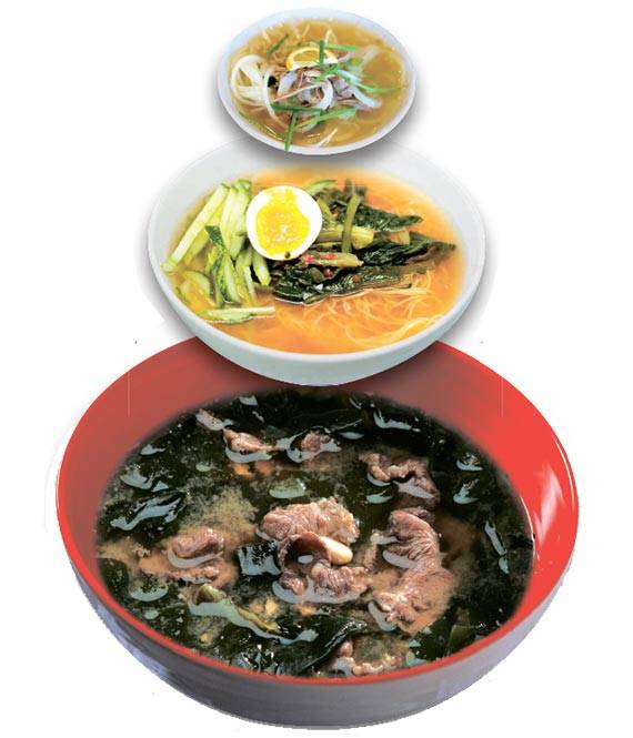 멸치액젓은 김치 발효 보조제뿐 아니라 쌀국수·열무김치 국수·쇠고기 미역국(사진 위로부터) 등 다양한 음식에 감칠맛을 더해 주는 조미료로 활용 가능하다. [사진 김진영]