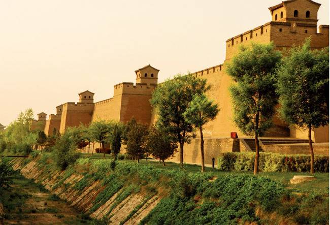 명대의 성벽이 잘 보존된 평야오 고성.