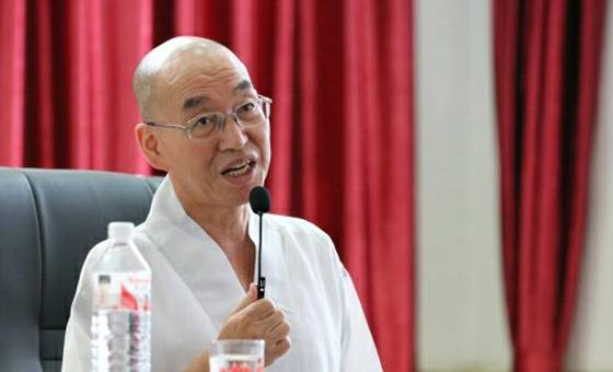 지난 7일 즉문즉설 강연중인 법륜 스님.[사진 카카오톡 캡처]