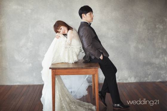 박슬기, 훈남 남편과 찍은 웨딩화보 공개..'우리 행복해요!'