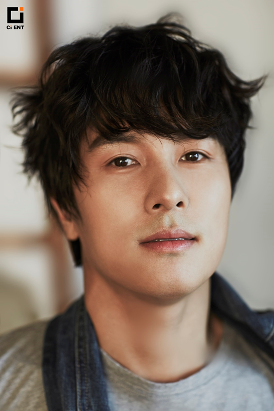 김동완