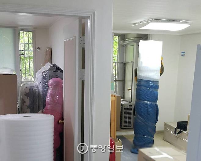 가을철이 다가오면서 이사를 준비하는 시민들의 발걸음도 빨라지고 있다. 사진은 올 여름 이사를 한 가정의 모습. [중앙포토]