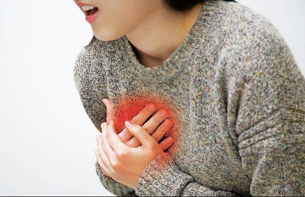 [헬스조선]늑간신경통은 주로 갈비뼈 사이의 늑간신경을 따라서 나타나는 통증이다/사진=조선일보 DB