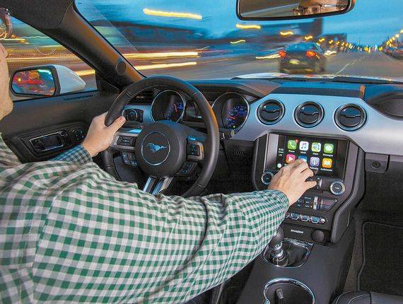 자동차가 다양한 전자장비를 받아들임에 따라 운전자는 보다 편리한 환경에서 운전할 수 있게 됐다. 하지만 자동차가 인터넷과 연결되면서 해킹에 취약해지는 문제가 발생하고 있다. 자동차 해킹이 악용될 경우 인명 피해까지 낼 수 있기 때문에 철저한 대비가 필요하다. [사진 포드]