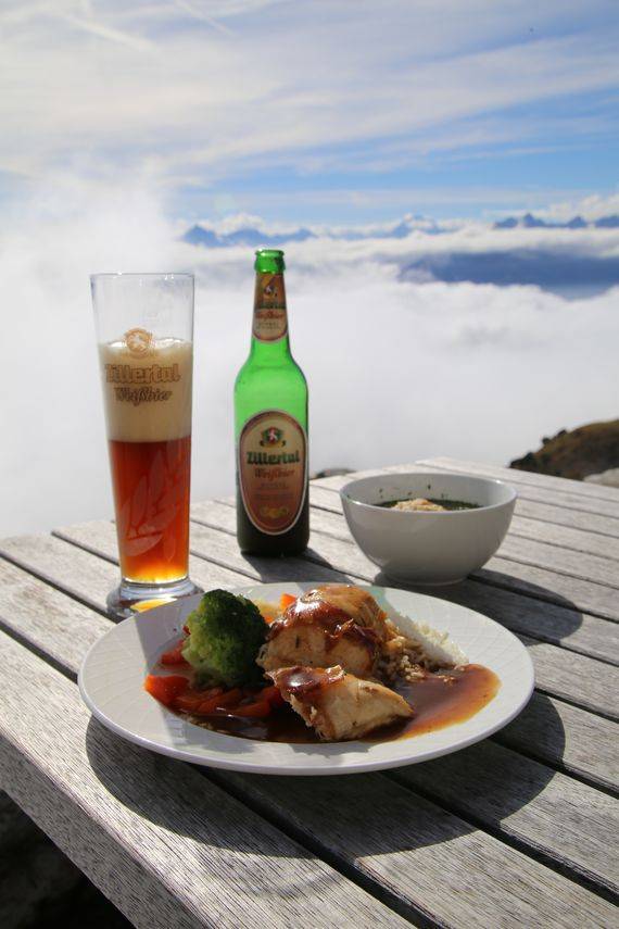 구름 위의 점심 식사 그리고 칠러탈 맥주 한 잔.