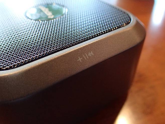 슈피겐 블루투스 스피커 R12S