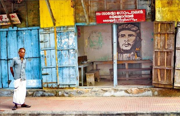 항만도시 코친에서 만난 체게바라 그림.