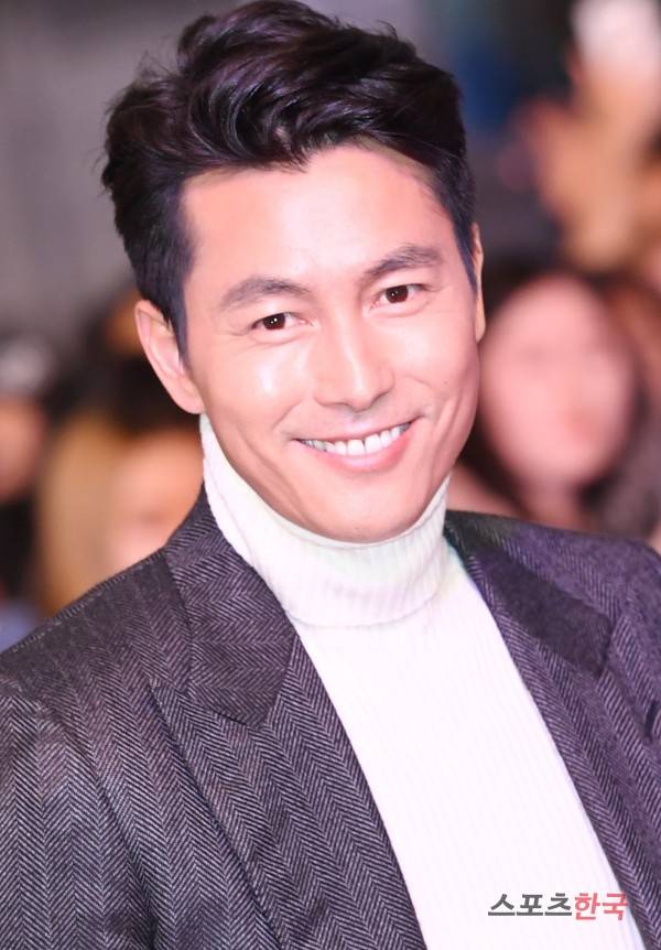 영화 '아수라' 레드카펫 행사에 참석한 정우성. 사진=이혜영 기자 lhy@hankooki.com