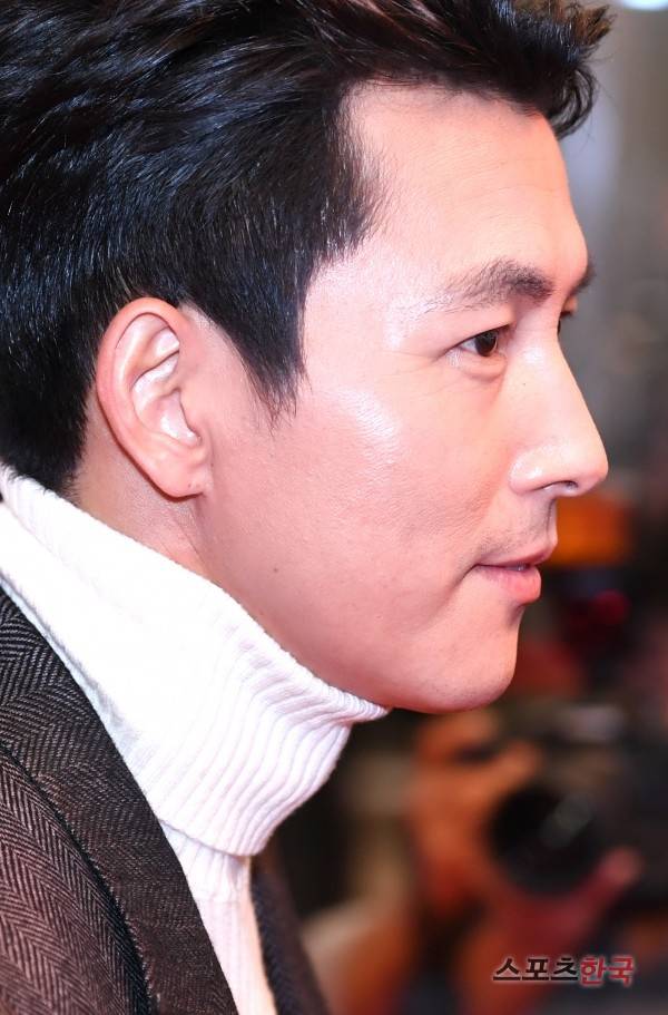 영화 '아수라' 레드카펫 행사에 참석한 정우성. 사진=이혜영 기자 lhy@hankooki.com