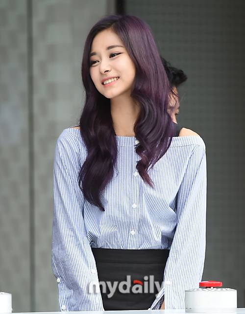 ▲ 쯔위 '삼촌팬 녹아내리겠어'