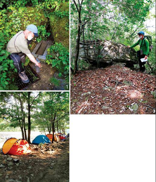 [월간산]1 두산교 동쪽 버스정류장 맞은편에 있는 두산약수터. 2 돌집 폐가에서 15분 거리인 주천강변 야영장. 강건너 축대는 411번 지방도로다. 3 정상 북릉과 동릉 갈림길에 있는 ‘고인돌 바위’.
