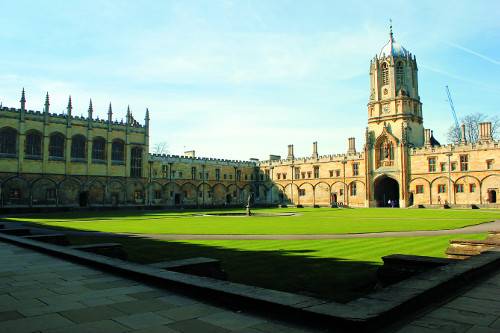 웨슬리가 11세부터 6년간 엄격하게 신학의 기초과정을 배웠던 런던의 차터하우스 스쿨.