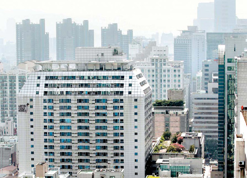 오피스텔이 빼곡하게 들어선 서울 강남 선릉 일대. [김호영 기자]