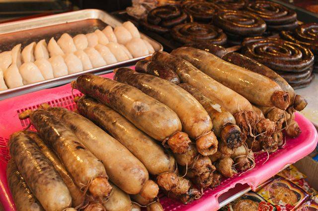 한국 것과 비슷하지만 다른 중국식 순대.