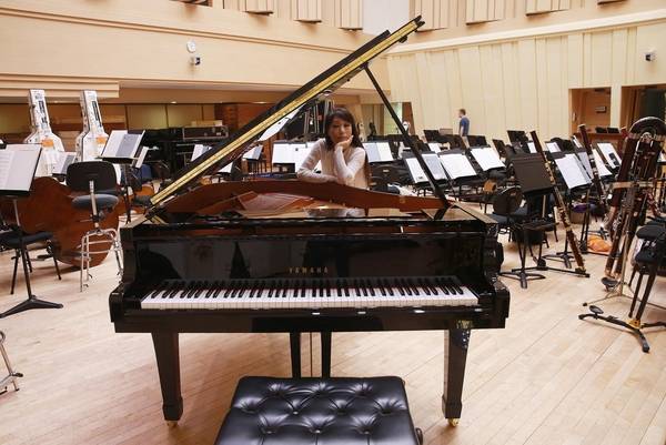 고전 음악과 현대 음악 사이를 잇는 다리가 되고 있는 진은숙. 현대 음악이 실험적 음향에 집중한다면 그녀의 음악은 화성과 사운드가 만나 놀라운 입체 구조를 이룬다./사진=이태경 기자