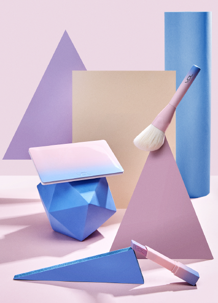 화장품 브랜드 VDL이 팬톤과 손잡고 만든 올해의 칼라 테마의 화장품. [사진=VDL]