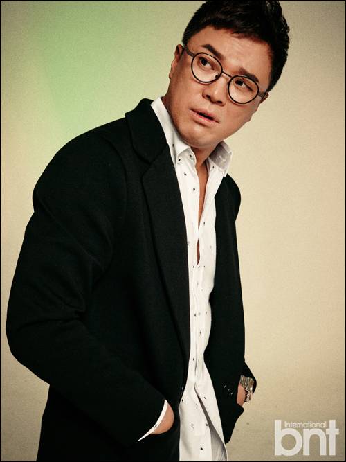 뮤지컬 배우 정성화가 화보로 팬들을 만났다. ⓒ bnt