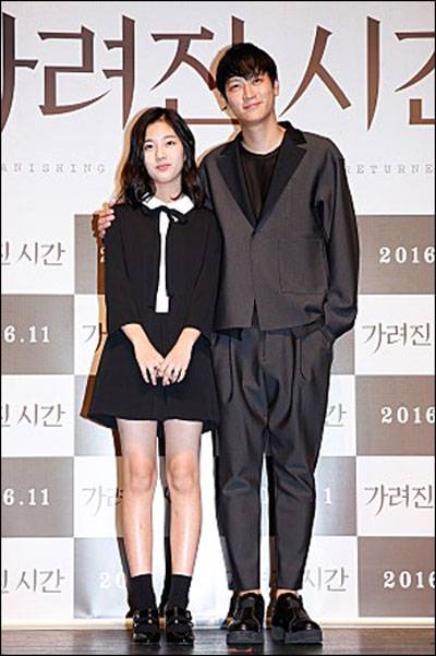 배우 신은수가 영화 '가려진 시간'에서 강동원과 호흡한 소감을 밝혔다.ⓒ쇼박스