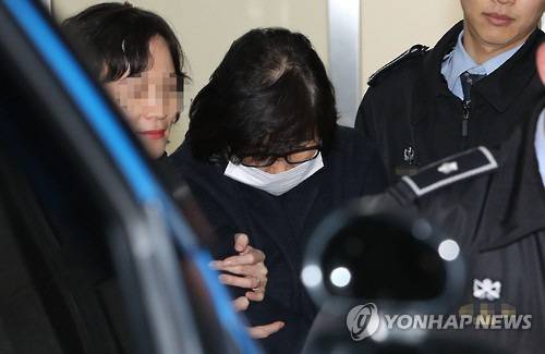 최순실 혐의 부인, 모르쇠 일관하며 과자까지 먹어…“보통 아닌 것 같다”