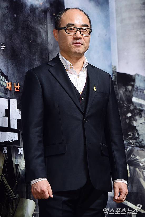 강신일 판도라 제작보고회 공식 포토월 상반신 컷
