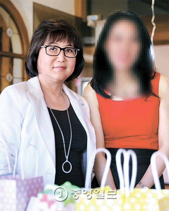 최순실씨와 그의 살림을 도와준 40대 한국인 여성 박모씨.