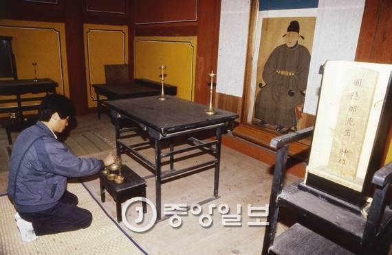 정몽주의 위폐와 영정을 모신 경기도 용인시 충렬서원. [중앙포토]