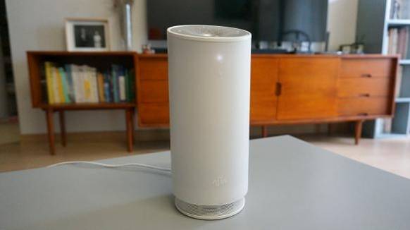 SKT가 개발한 인공지능 스피커 누구. /전준범 기자