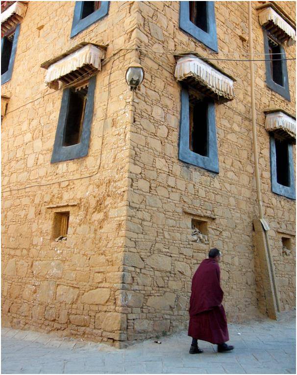 티베트는 인생의 온갖 불평을 쑥 들어가게 하는 곳이다.