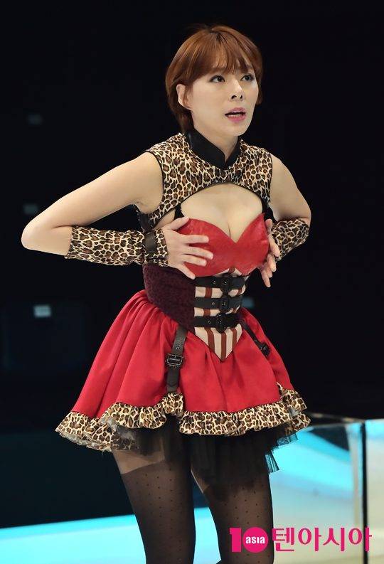 배우 김나미가 22일 오후 서울 서초구 예술의전당 자유소극장에서 열린 베르나르 베르베르 연극 ‘인간’ 프레스콜에 참석했다.