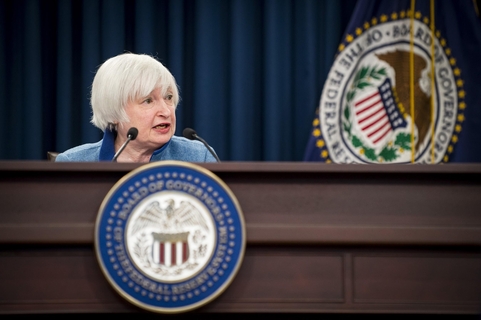 옐런 FRB의장이 12월 FOMC 이후 기자회견을 하고 있다. / 블룸버그 제공