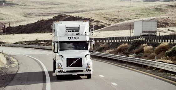 우버가 지난 7월 인수한 오토모토의 기술이 적용된 자율주행 트럭, 우버는 이 트럭으로 세계최초로 자율주행 트럭을 이용한 물류 운송에 성공했다.  / 오토모토 제공