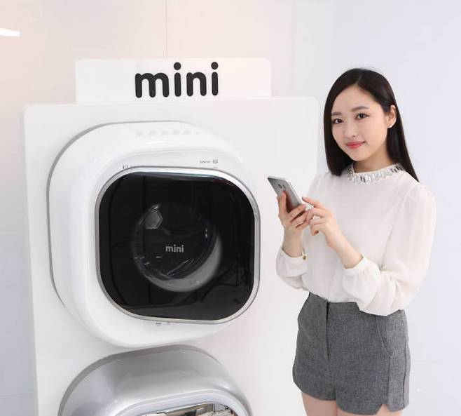 동부대우전자 첫 IoT 적용 신제품 벽걸이 드럼세탁기 `미니` (모델명 DWD-03MBLC)
