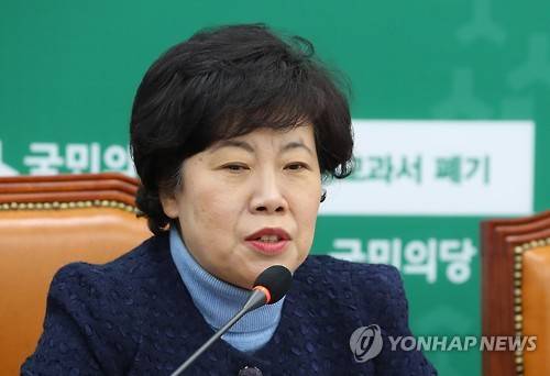 발언하는 조배숙 국민의당 정책위의장      (서울=연합뉴스) 황광모 기자 = 국민의당 조배숙 정책위의장이 30일 오전 국회에서 열린 비대위-중진 연석회의에서 발언하고 있다.   2016.12.30     hkmpooh@yna.co.kr