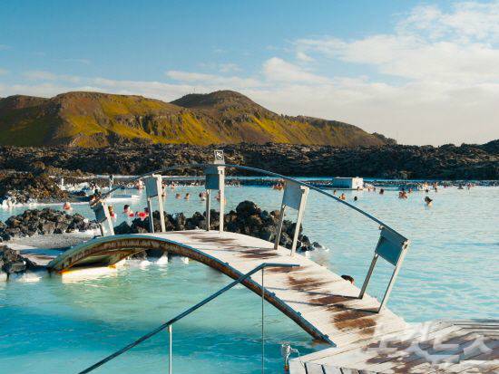 추운 겨울에 더욱 매력적인 아이슬란드 블루라군 온천(사진=참좋은여행 제공)