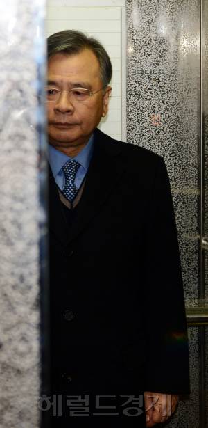 서울 대치동 사무실로 출근하는 있는 박영수 특별검사. [사진=헤럴드경제DB]