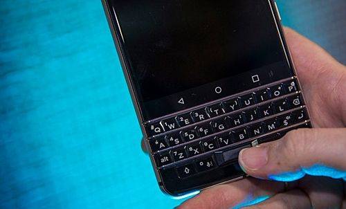블랙베리가 준비중인 고급형 스마트폰 '머큐리' (사진=씨넷)