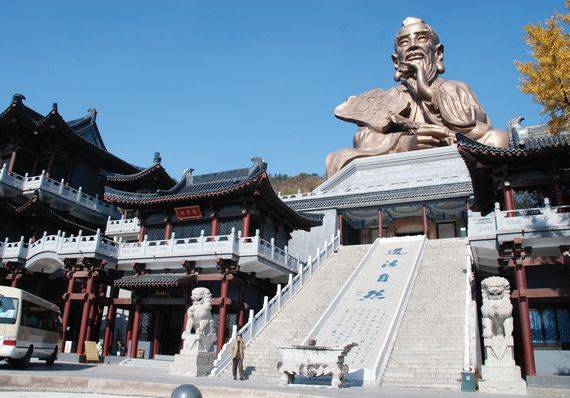 한국의 선도(仙道)가 자연 종교적 성격이라면 중국의 도교(道敎)는 제도화된 종교다. 중국의 도교사원은 불교 사찰과도 여러모로 닮은 점이있다. [중앙포토]