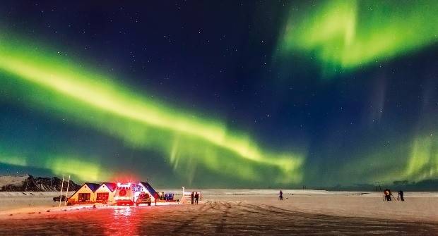 아이슬란드 요쿨살론에 펼쳐진 오로라. 아이슬란드관광청 제공