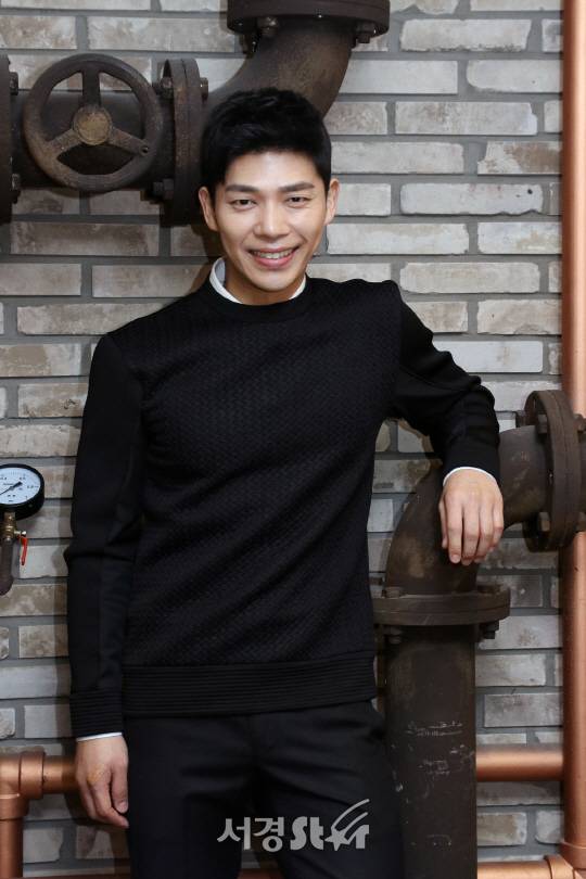 배우 지승현이 인터뷰전 포즈를 취하고 있다./사진=오훈 기자