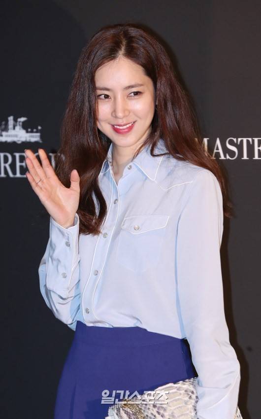 한채아가 7일 오전 서울 호림아트센터에서 진행된 이태리 마스터 브랜드 편집숍 '마스터피스 이태리' 국내 런칭 쇼케이스에 참석해 포토월에서 포즈를 취하고 있다. [사진 일간스포츠]