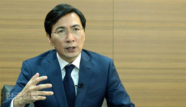 6일 안희정 충남지사가 한국일보 사옥에서 인터뷰를 하고 있다. 서재훈기자 spring@hankookilbo.com