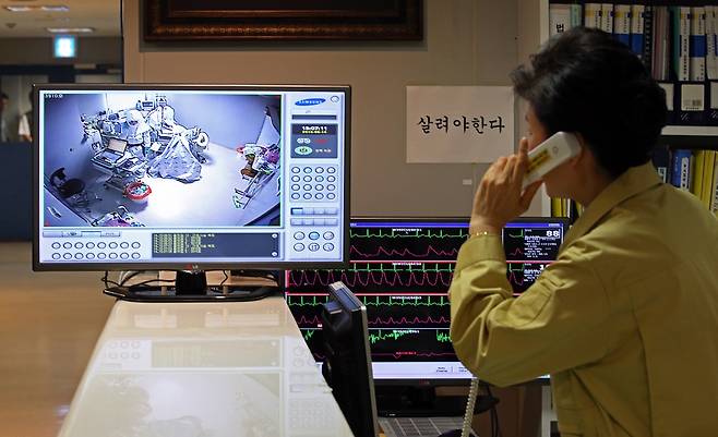 메르스 판데믹에도 연출 논란. 서울신문 DB - 메르스 판데믹에도 연출 논란. 서울신문 DB -