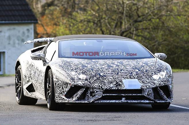 람보르기니 우라칸 스파이더 퍼포만테 시험주행차