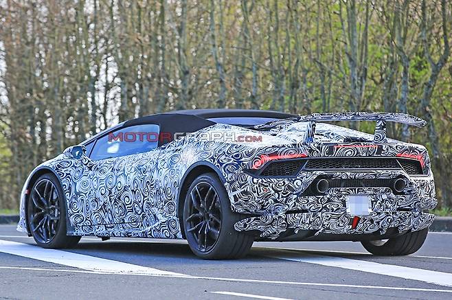 람보르기니 우라칸 스파이더 퍼포만테 시험주행차