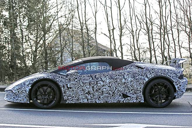 람보르기니 우라칸 스파이더 퍼포만테 시험주행차