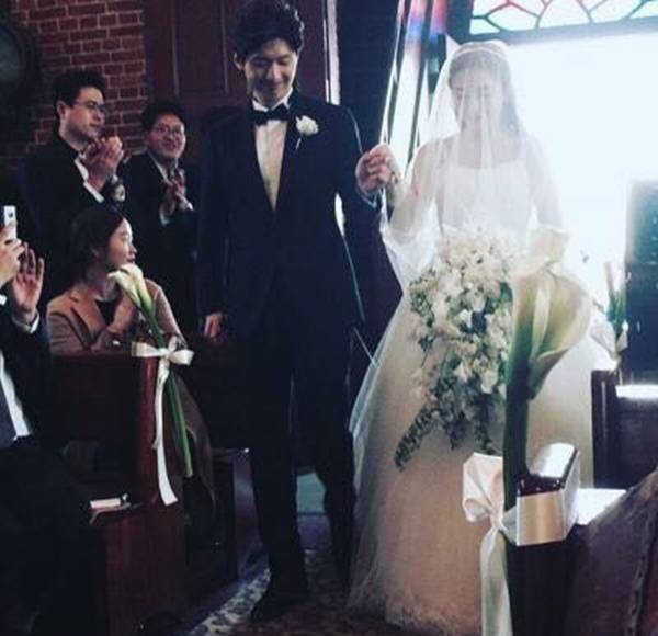 최근 가장 부러웠던 결혼식 - 9살 연하 훈남과의 결혼으로 뭇 여성들의 부러움을 샀다는 SES 바다의 결혼식. 아니, 엄청, 막 부러운 것은 아니다.