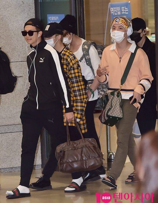 그룹 방탄소년단(랩몬스터, 슈가, 진, 제이홉, 지민, 뷔, 정국) 랩몬스터,지민,제이홉이 14일 오후 남미투어 콘서트 마치고 인천국제공항을 통해 입국하고 있다.