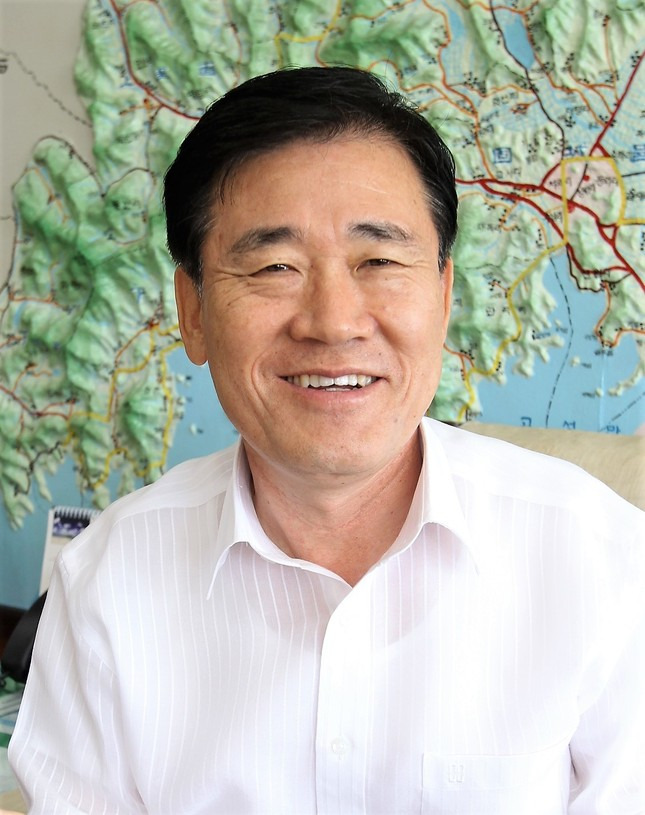 이학렬 전 경남 고성군수.