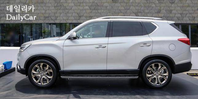 G4 렉스턴 (휠 아치를 잘 활용했더라면 육중함과 건장함을 살릴 수 있었음)